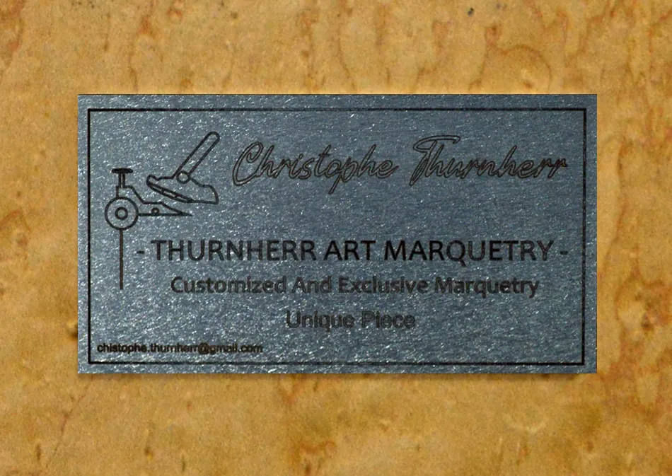 Détail de la plaque inox gravée